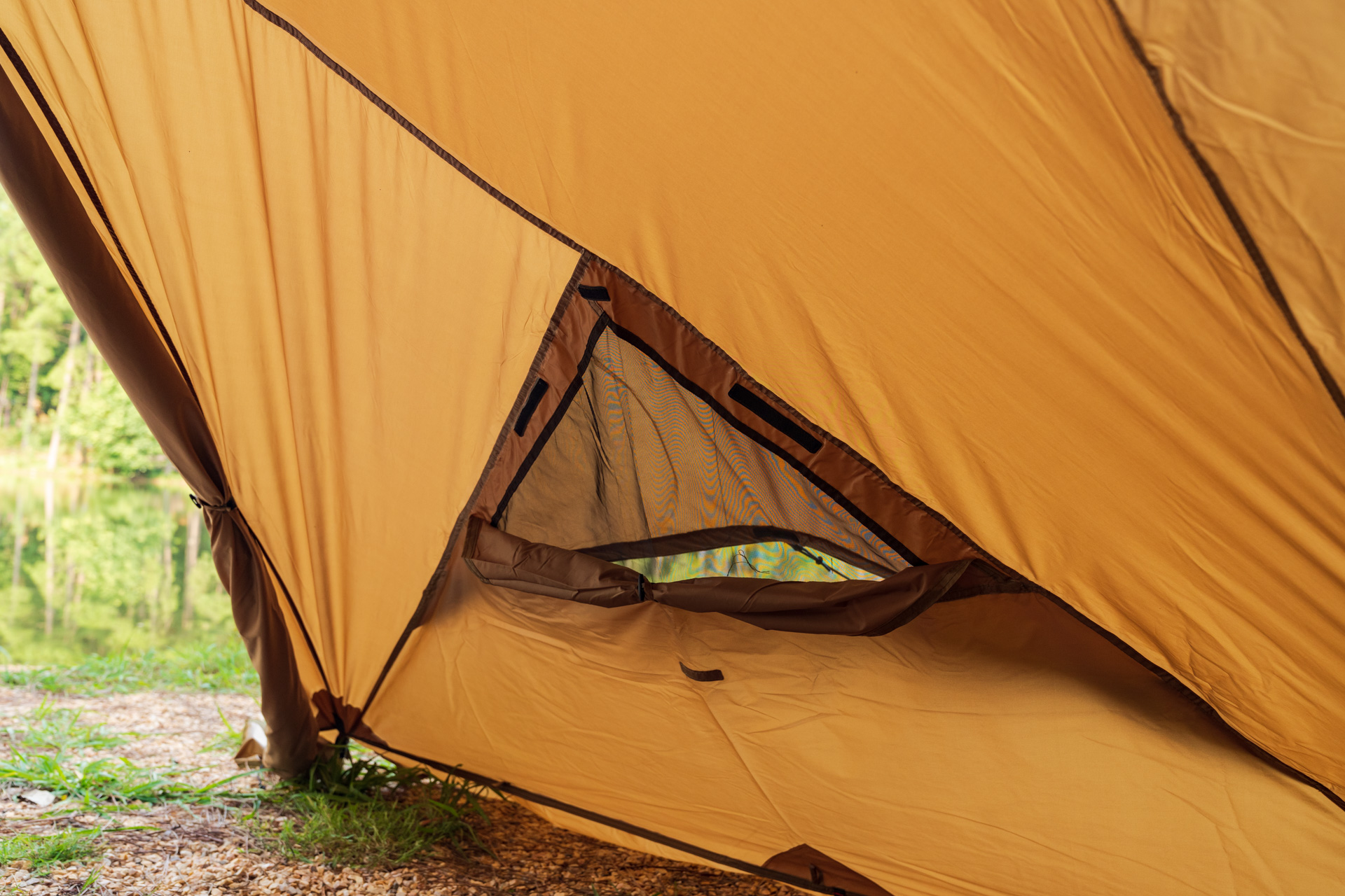 Hot tent ventilation design