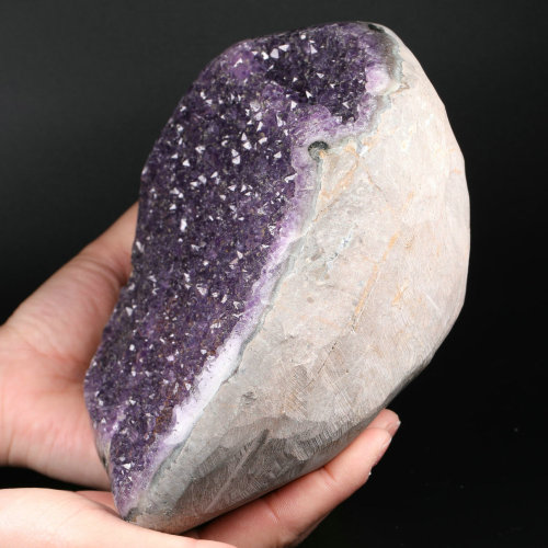 8.8 '' Geode Cluster Amethyst N94