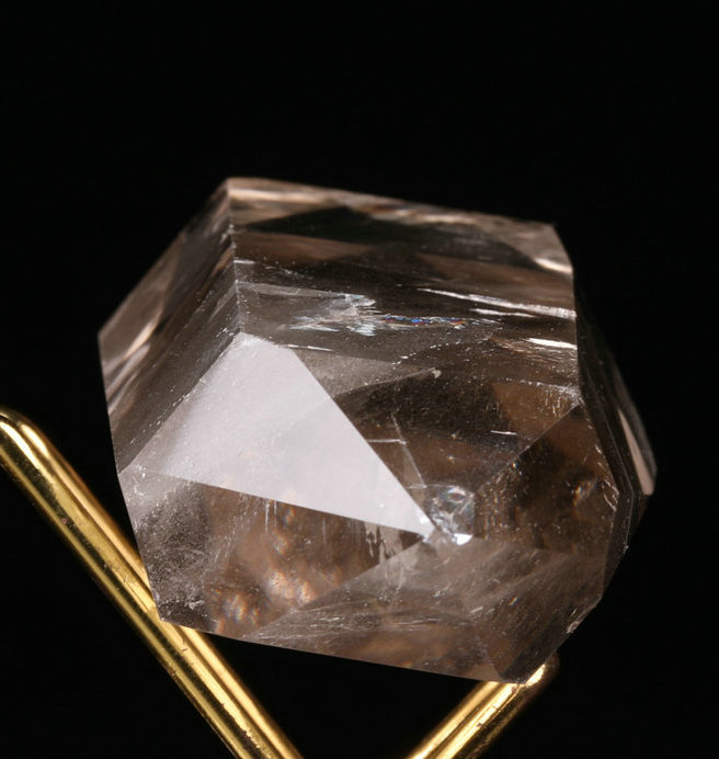 4.4 '' Smoky Quartz Crystal Q1745