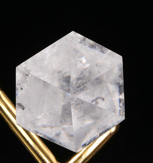 3.3 '' Clear Quartz Crystal Q1755