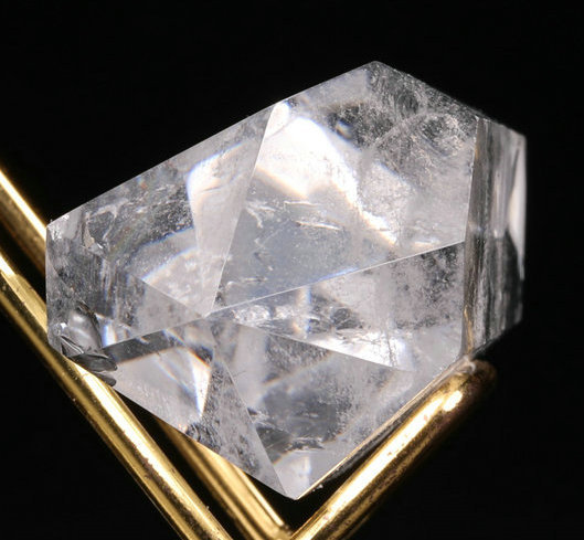 2.9 '' Clear Quartz Crystal Q1740