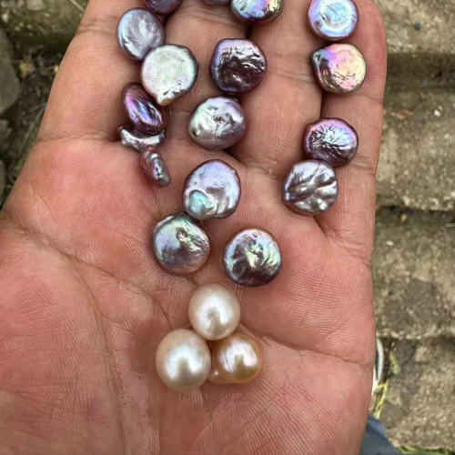 Button ( 4-8 Button Shape Pearls + 1 Edison)