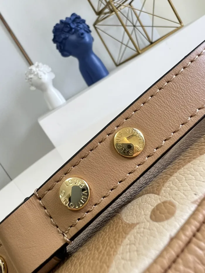 New Top Original Louis Vuitton LV M80399 wild at heart Shoulder Bags