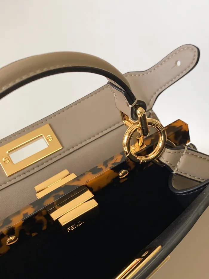 Top Original Fendi Iconic Peekaboo Iseeu  Handbag Bags 8327