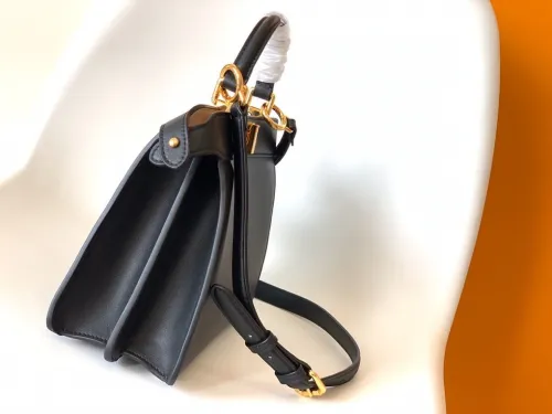 Top Original Fendi Iconic Peekaboo Iseeu  Handbag Bags 8327