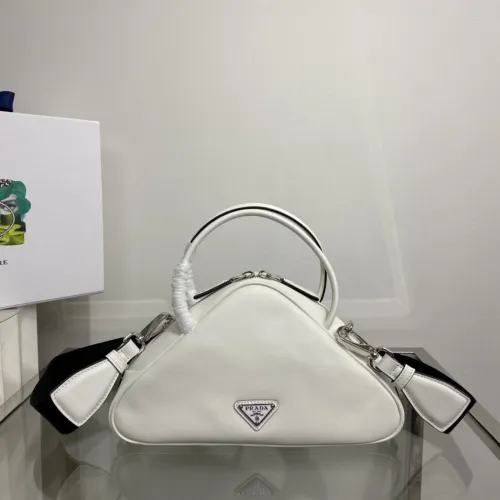 Top Original Prada Leather Triangle bag 1BB082
