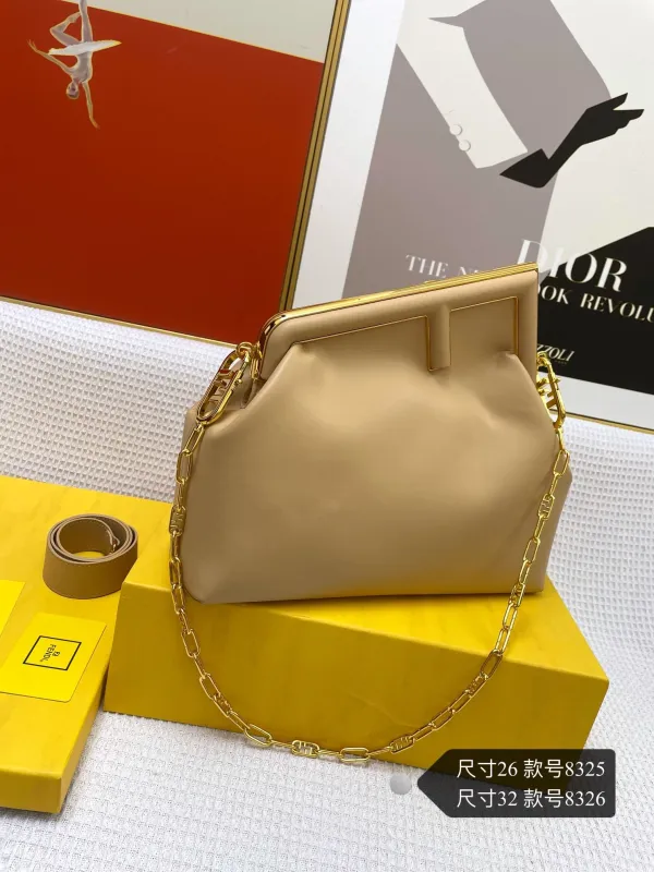 Fendi8326 22PJ092