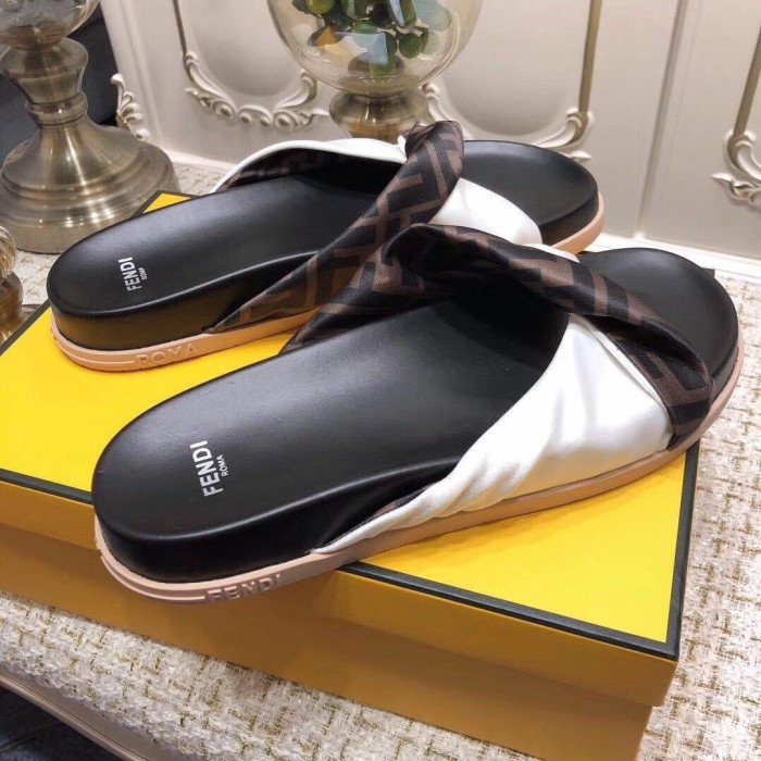 Fendi 丝巾拖002