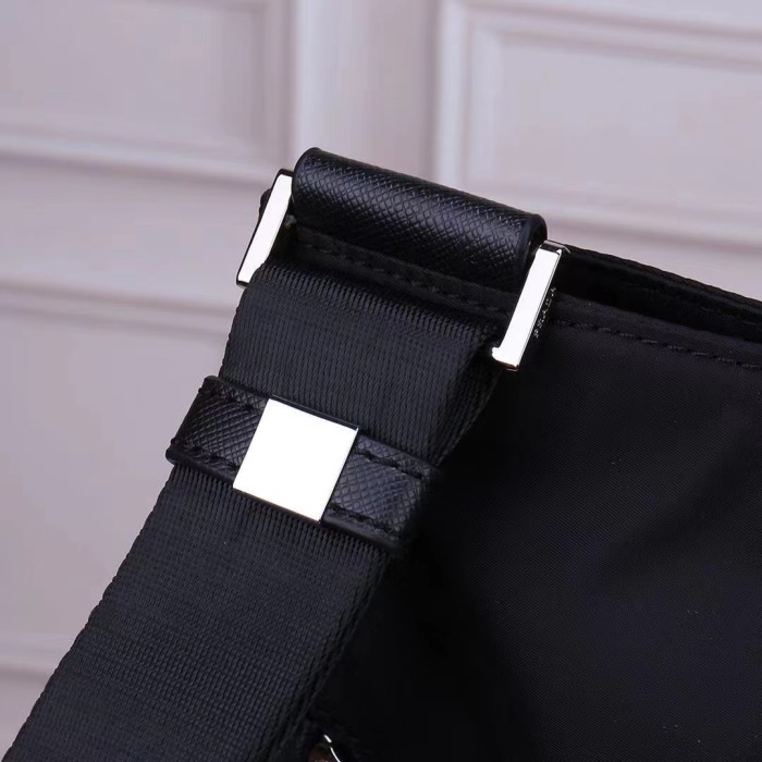 Prada052HMF041 30*28 cm