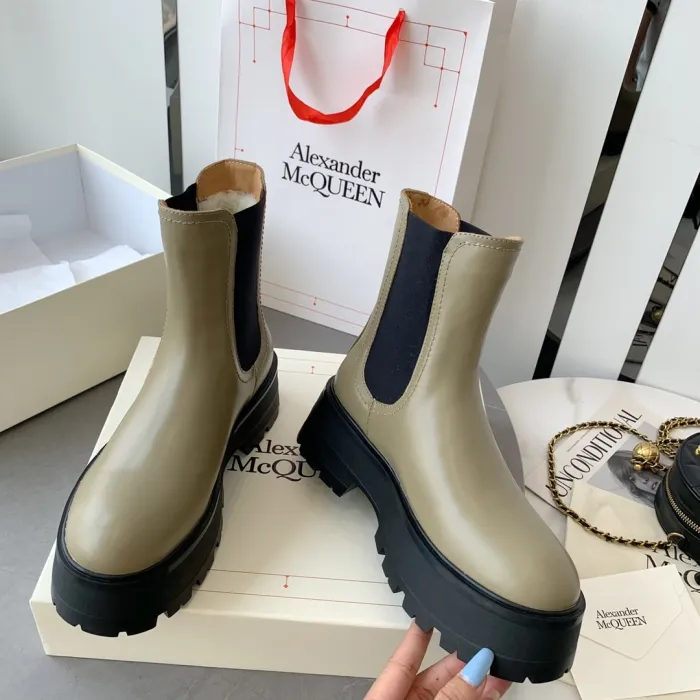 Alexander MCQueen shoes fluff inside high-top no shoelace 001