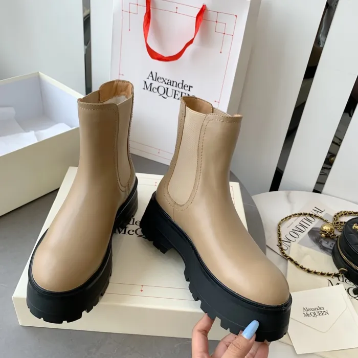 Alexander MCQueen shoes fluff inside high-top no shoelace 001