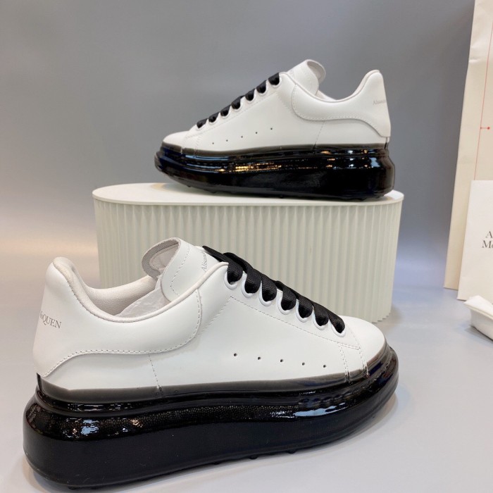 Alexander McQUEEN 001 Casual shoes XM 063