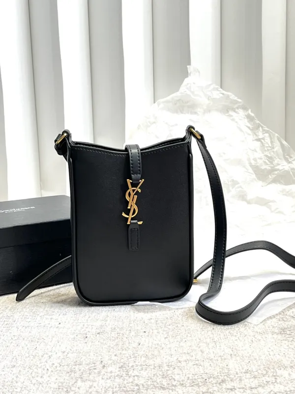 LE 5 À 7 Mini Hobo Bag Black 735214 LM021 13cm