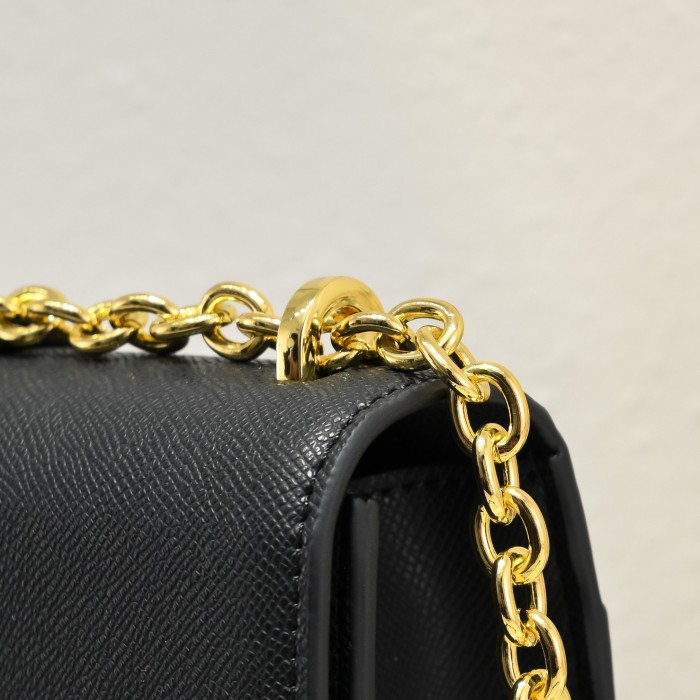 30 Montaigne Chain Bag Black 1005 XB081 25cm