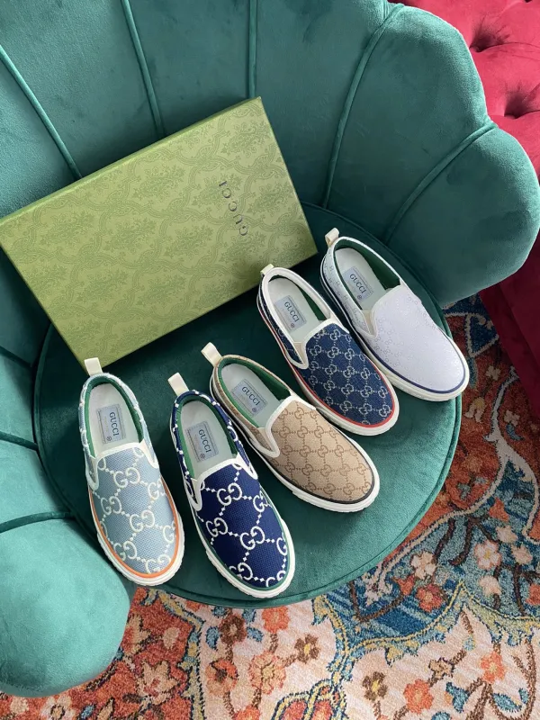 Gucci 021 Casual shoes XM062