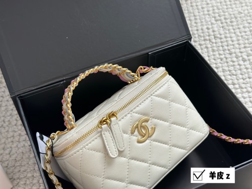 Chanel Cosmetic Bag 001 DB002 17cm