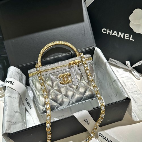 Chanel 23a Cosmetic Bag 002 DB081 16cm