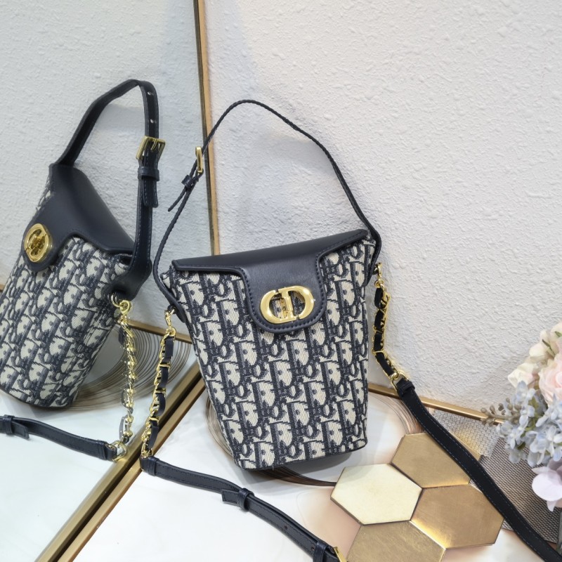 Dior 30 Montaigne Bucket Bag 002 LM061 17cm