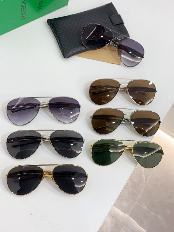 Bottega Veneta Sunglasses BV1305S SM061