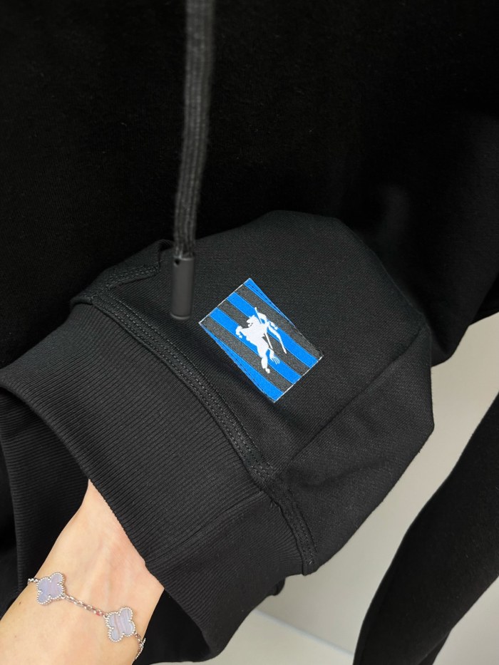 Burberry Sweatshirts 011