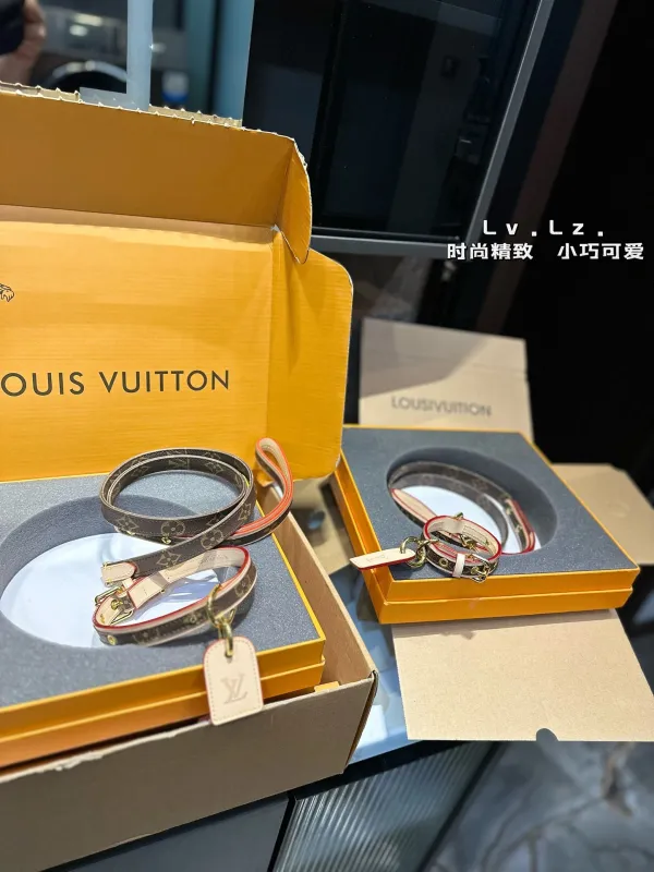 LV Pet collars 038 DB021