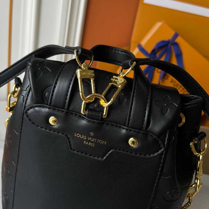 LV Coussin Backpack M13387 XX031 26cm