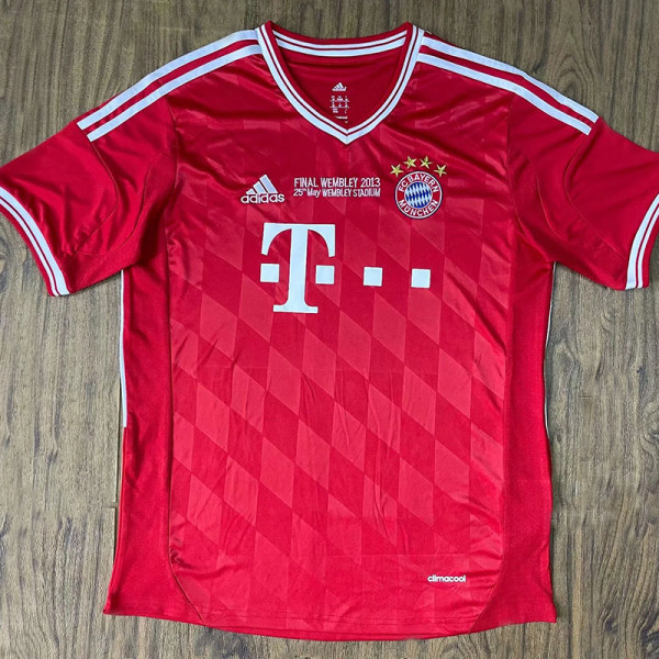 2013 Bayern Home Retro Soccer Jersey (胸前决赛字)