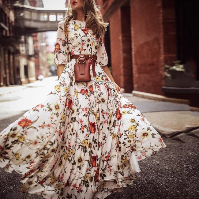 Elegant floral half-sleeve dress