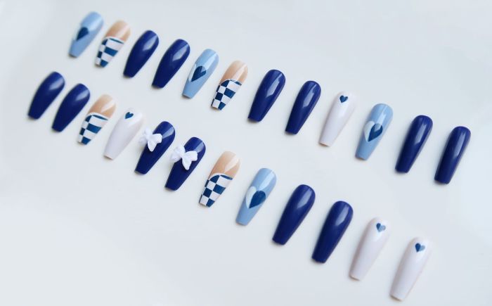 24PCS Fashion and Exquisite Blue Grid Heart Color Wearing Nail Art