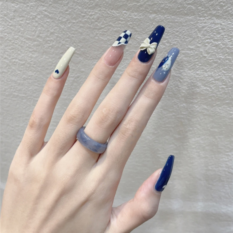 24PCS Fashion and Exquisite Blue Grid Heart Color Wearing Nail Art