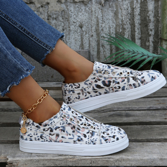 Casual Round Toe Leopard Print Flat Canvas Shoes