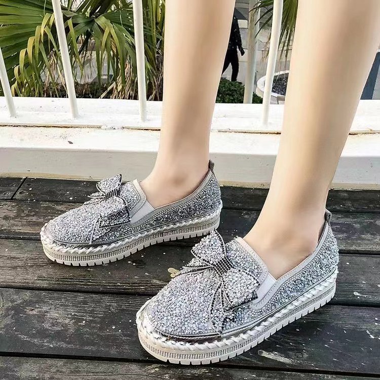 Women Sequins Rhinestone Round Toe Slip-on Shoes