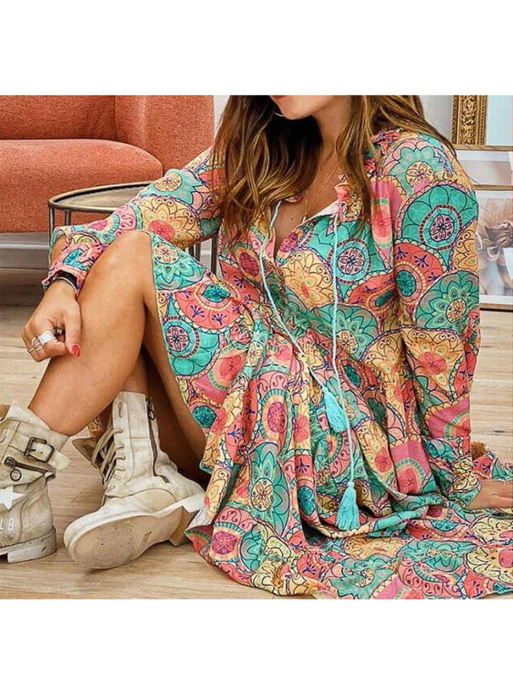 Sexy V-neck long-sleeved print swing dress