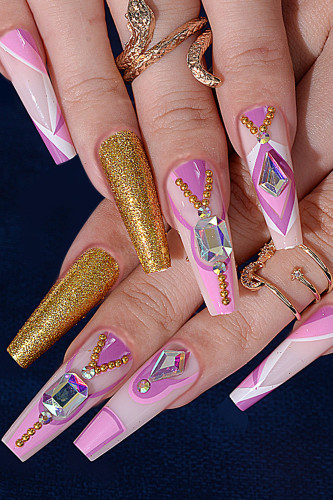 Fashionable and Exquisite Wearable Nail Art in Europe and America