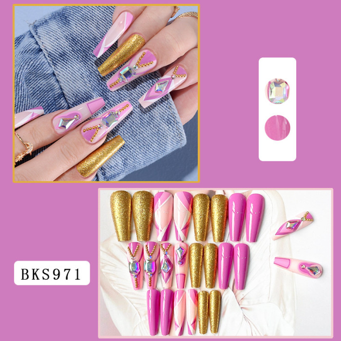 Fashionable and Exquisite Wearable Nail Art in Europe and America