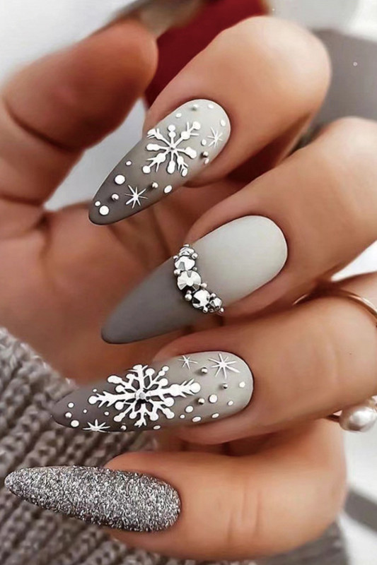 24PCS Wear Christmas Snowflake Rhinestone Glitter Nail Sticker