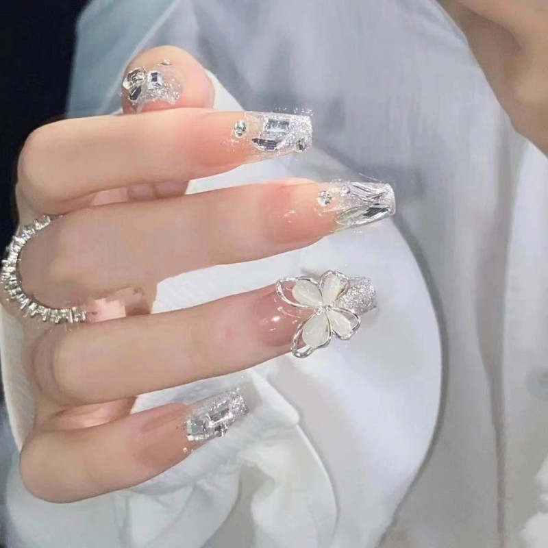 Detachable Wearable Nail Patch With Whitening Flashing Silver Butterfly
