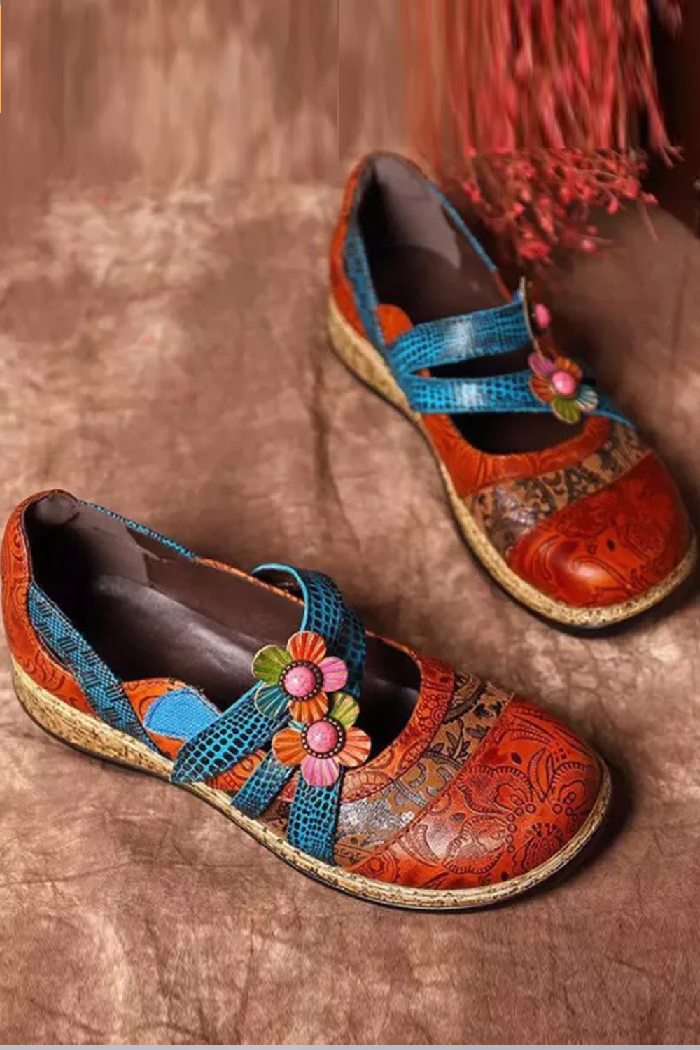 Women Retro Flower Leather Spliced Low Heel Shoes