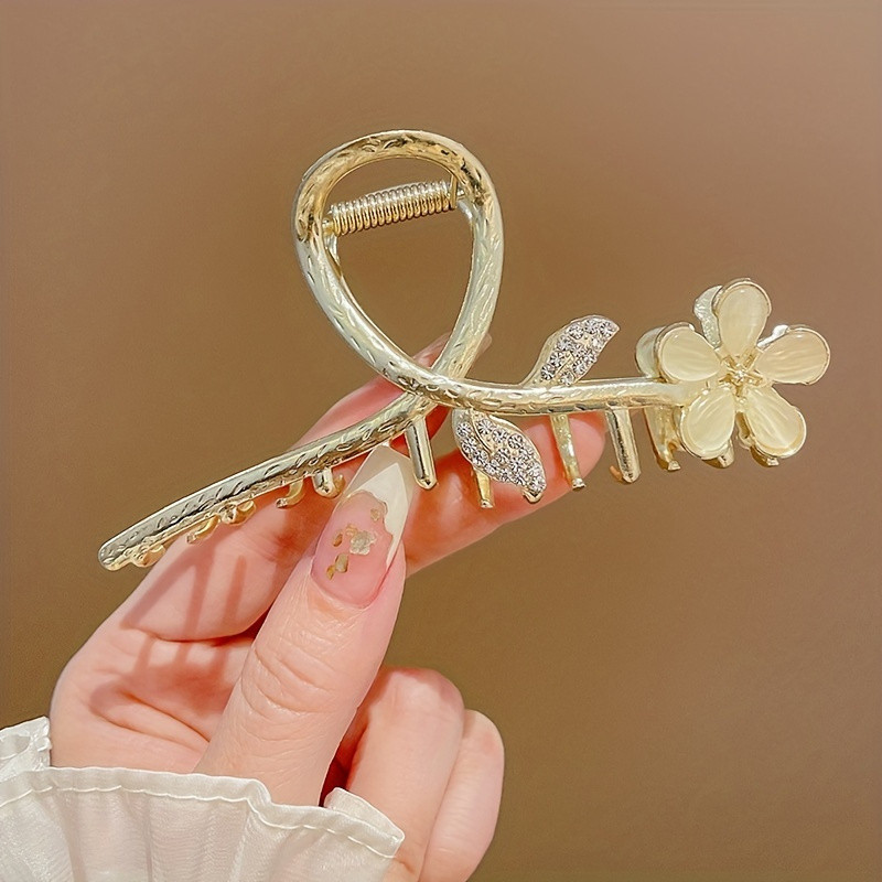 Alloy Hair Claw Clip: Strong Hold for Thick Hair, Perfect for Beach and Parties.