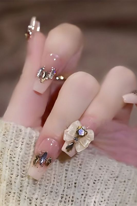 Fashionable Romantic Champagne Bow Wearable and Detachable Sweet Nails
