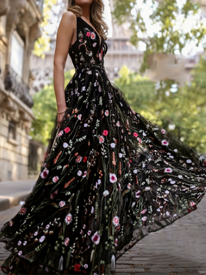 Plus Size Elegant Bridesmaid Dress, Women's Plus Floral Embroidered Insert Mesh V Neck A-line Maxi Evening Party Dress