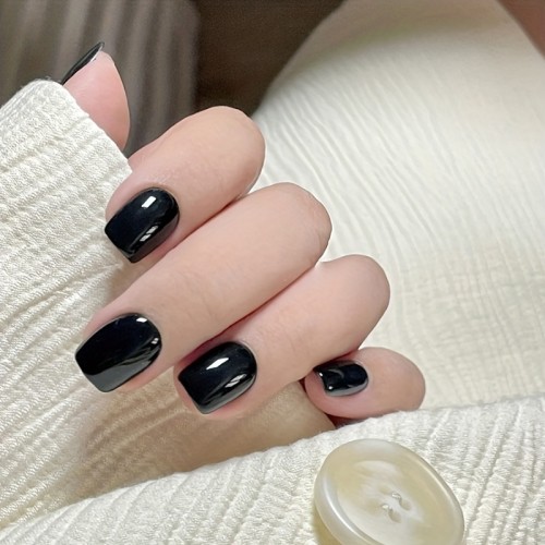 24pcs Black Solid Color Glossy Wearable Nail Art Short Square Fake Nails Detachable Finished False Nails Press On Nails For Women And Girls Nail Art Decoration