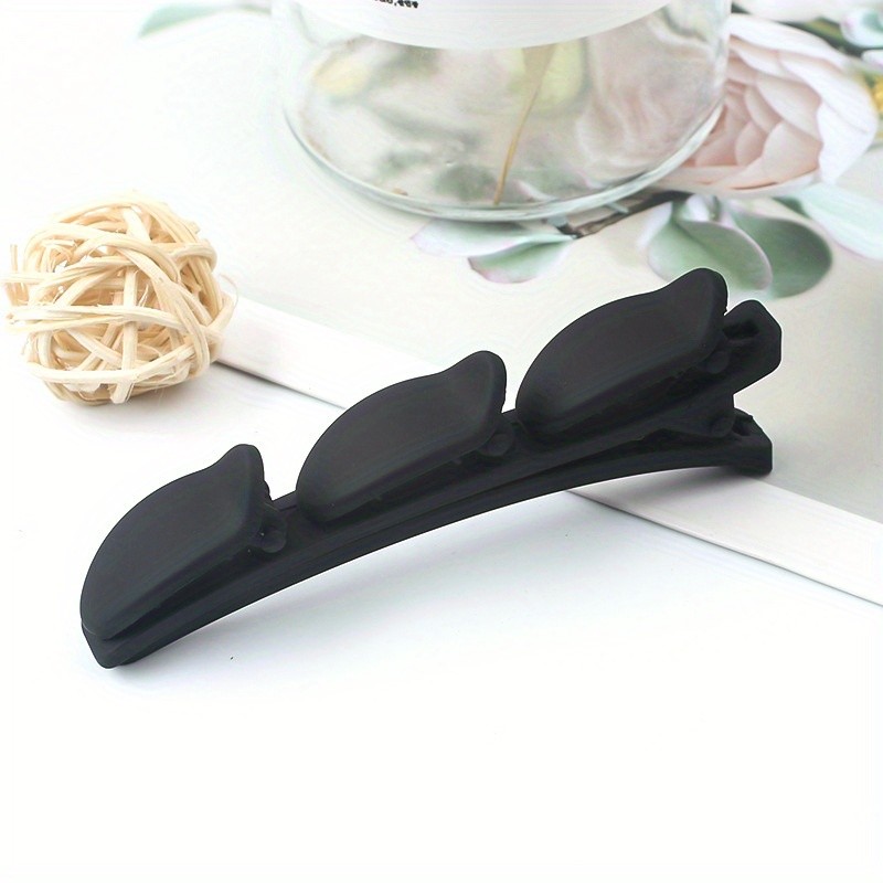 Braided Duckbill Clip with Three Small Clips - Monochrome Side Bangs Hair Accessory