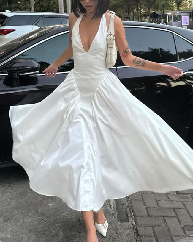 V-neck classic waist-cinching lace-up dress