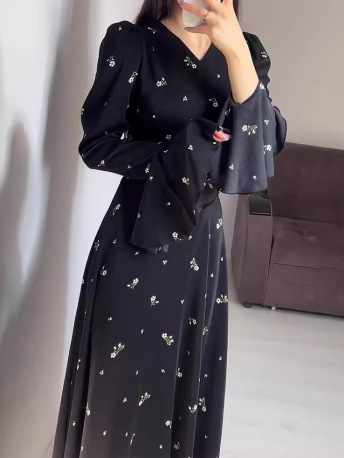 Women's Retro Fashion Printed Lotus Sleeve Sexy V Neck Elegant Belt Dress