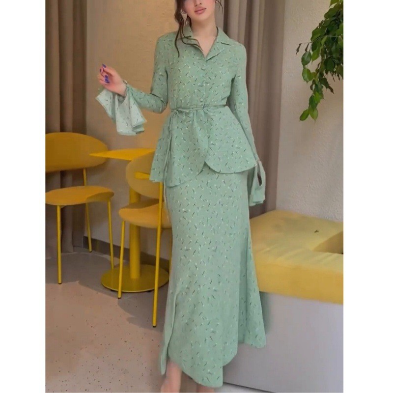 Women's Fashion Floral High Quality Waist Long Sleeve Top Skirt Two-piece Set