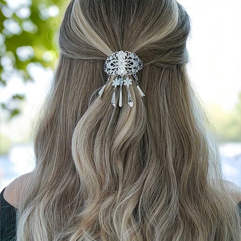 Vintage Elegant Alloy Hair Clip with Bell Tassel Design – 1pc Hollow Metal Hairpin for Ponytail