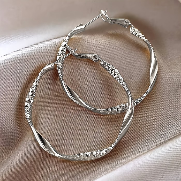 Delicate Twisted Circle Design Hoop Earrings Iron Jewelry Elegant Leisure Style Suitable For Women Daily Casual