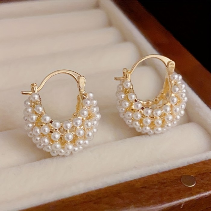 Niche Design White Faux Pearls Earrings Luxury Sliver Post Ear Piercing Jewelry Decoration