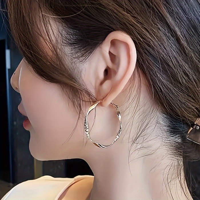 Delicate Twisted Circle Design Hoop Earrings Iron Jewelry Elegant Leisure Style Suitable For Women Daily Casual